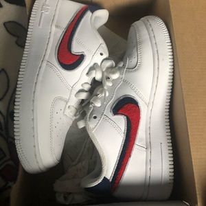 Air Force 1s Lv8